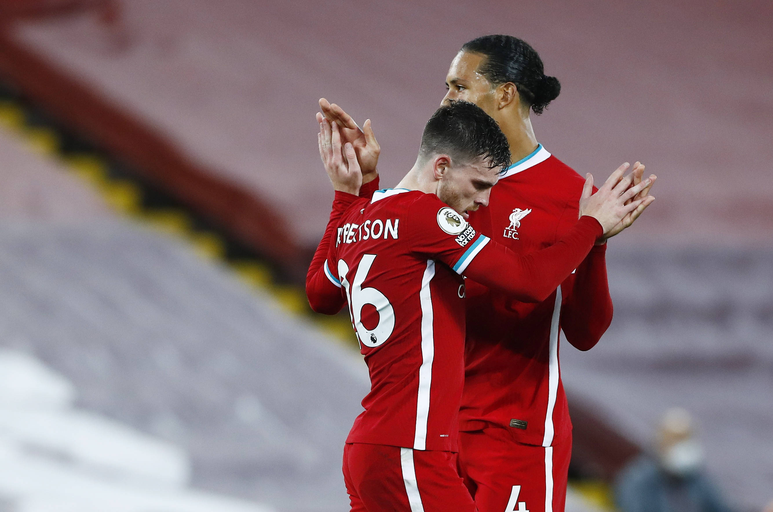 桌上足球作 桌上足球作